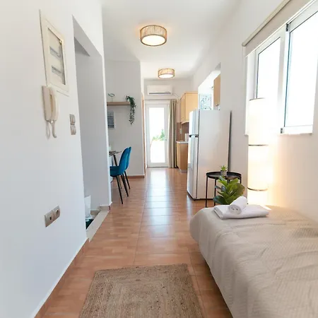 Apartmán Nero Blu Beachfront, Sunrise & Sea Views *