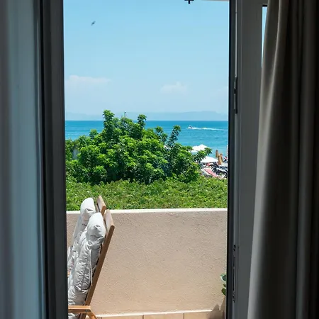 Apartmán Nero Blu Beachfront, Sunrise & Sea Views *