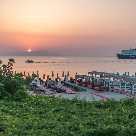 Nero Blu Beachfront, Sunrise & Sea Views *